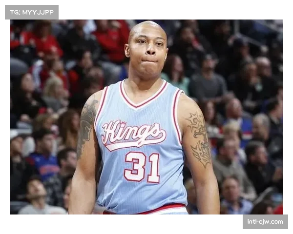 球童“骨头”吉姆·马克凯宣布退休，结束与球星数十载合作生涯